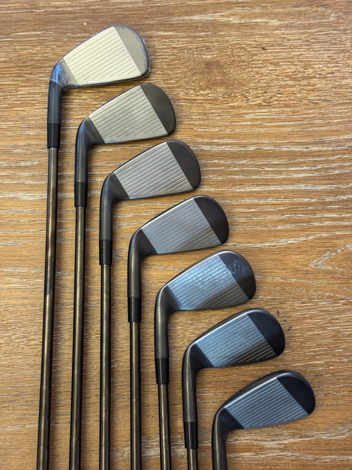 Taylormade P790 ‘25 Gunmetal Black Iron Set (4-PW) / BLACKED N.S. Pro Modus3 Tour105 shafts (stiff)
