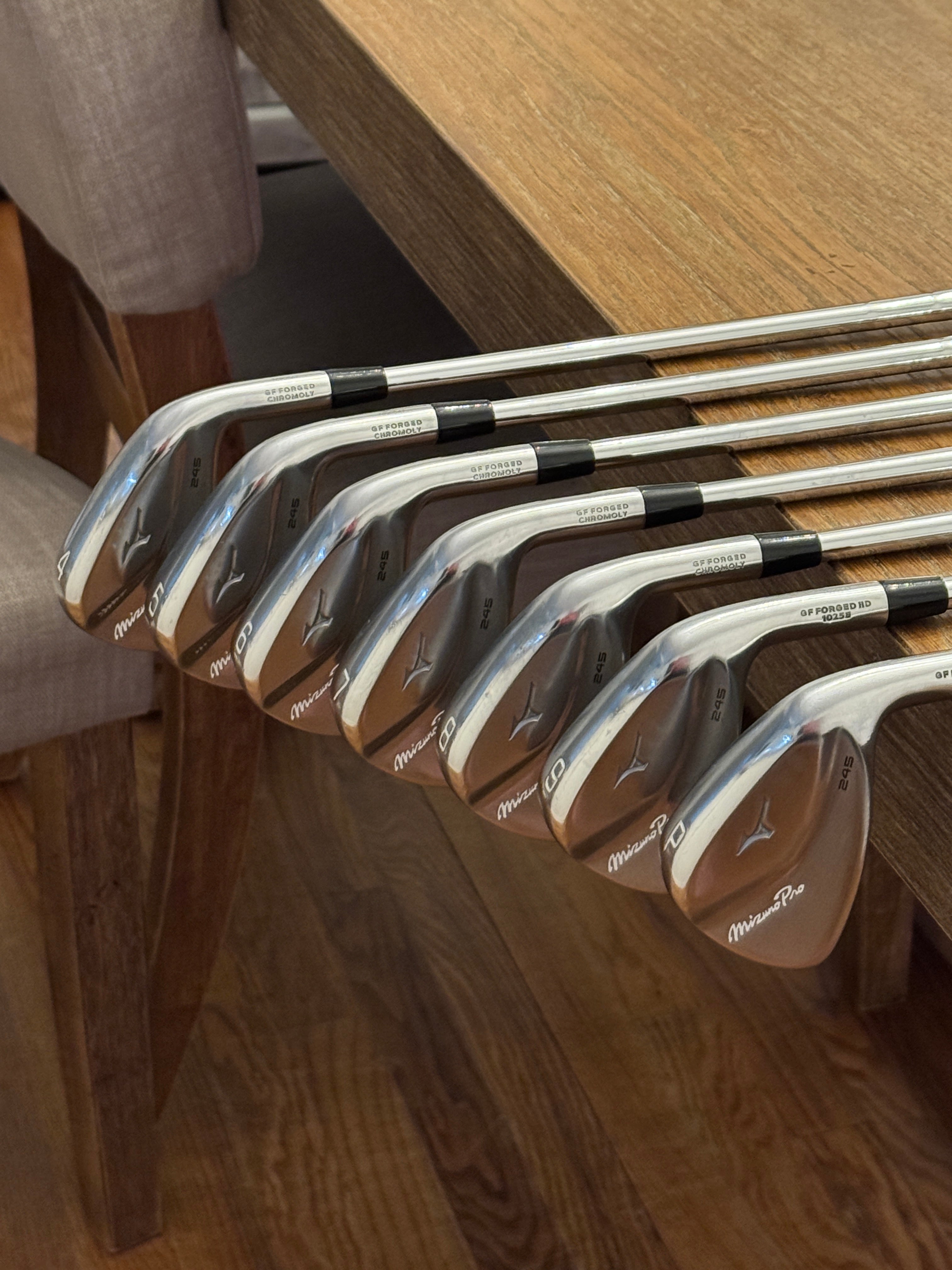 Mizuno Pro 245 Iron Set (4-PW) / KBS Tour Lite shafts Stiff