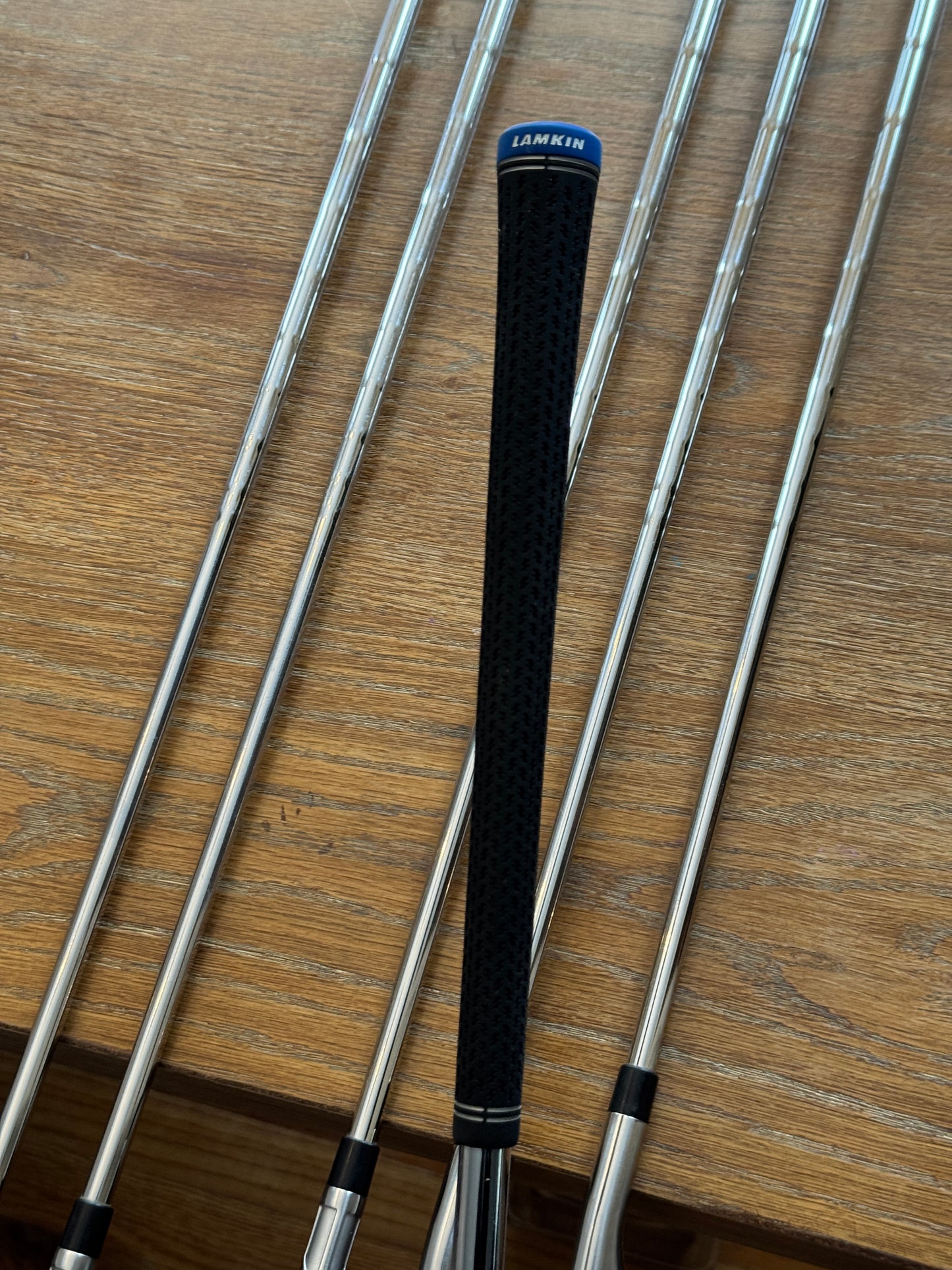 Taylormade Qi Iron Set (5-PW) / KBS MAX MT 85R shafts (regular)