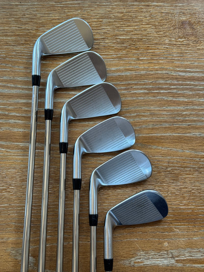 *MINT* Titleist T200 ‘23 Iron Set (5-PW) / Project X LZ 6.0 shafts (stiff)