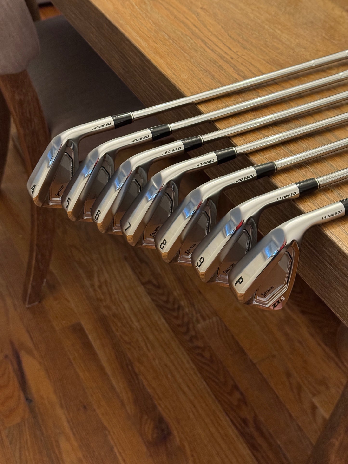 Srixon ZXi5 Forged '25 Iron Set (4-PW) / Dynamic Gold MID R300 shafts (regular)