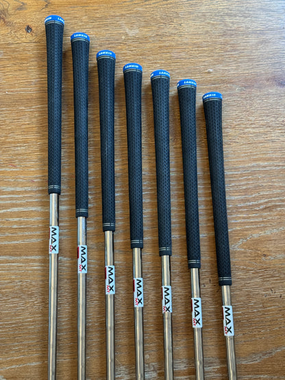 Taylormade Qi Iron Set LH (5-AW) / KBS Max MT 85 R shafts (regular)