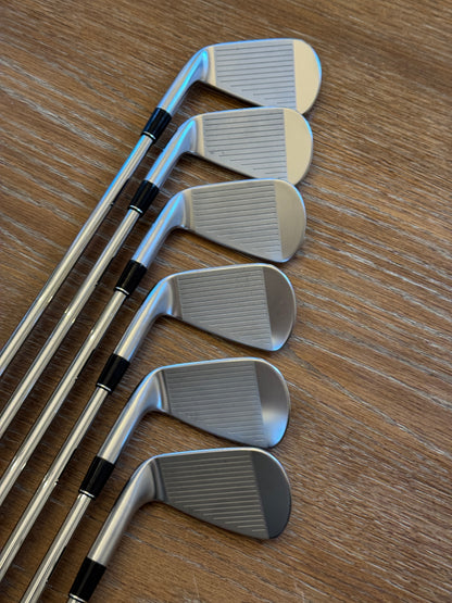 *MINT* Srixon ZXi5 '25 Forged Iron Set (5-PW) / N.S. Pro Modus3 Tour105 S shafts (stiff)