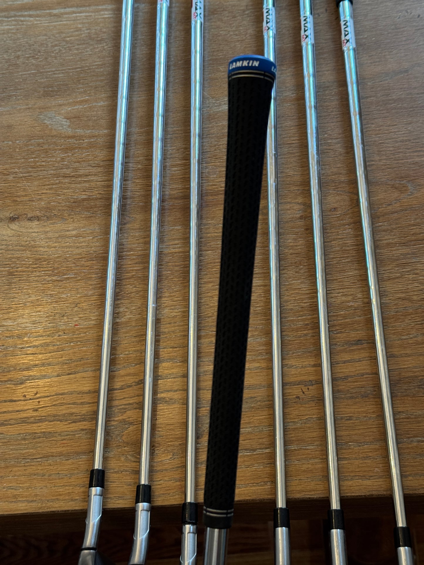 Taylormade Qi Iron Set LH (5-AW) / KBS Max MT 85 R shafts (regular)