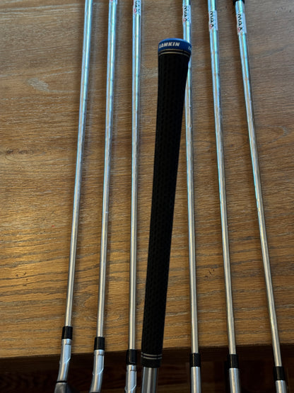 Taylormade Qi Iron Set LH (5-AW) / KBS Max MT 85 R shafts (regular)