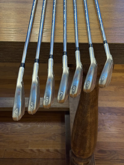Mizuno Pro 241 Iron Set (4-PW) / KBS Tour 120S Stiff
