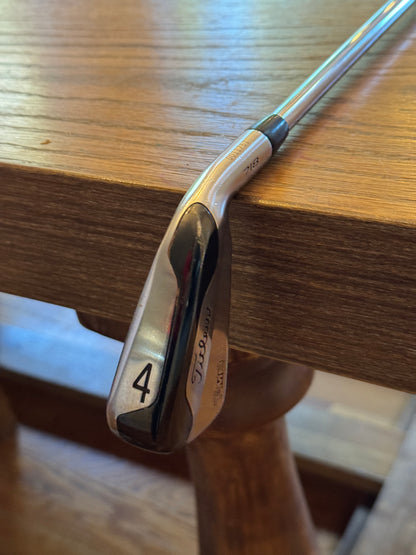Titleist T-MB 4-iron / AMT Red S300 shaft (stiff)