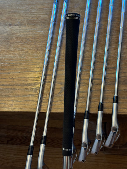 Srixon ZXi7 Forged ‘25 Iron Set (4-PW) / Dynamic GOLD MID 115 S300 shafts (stiff)