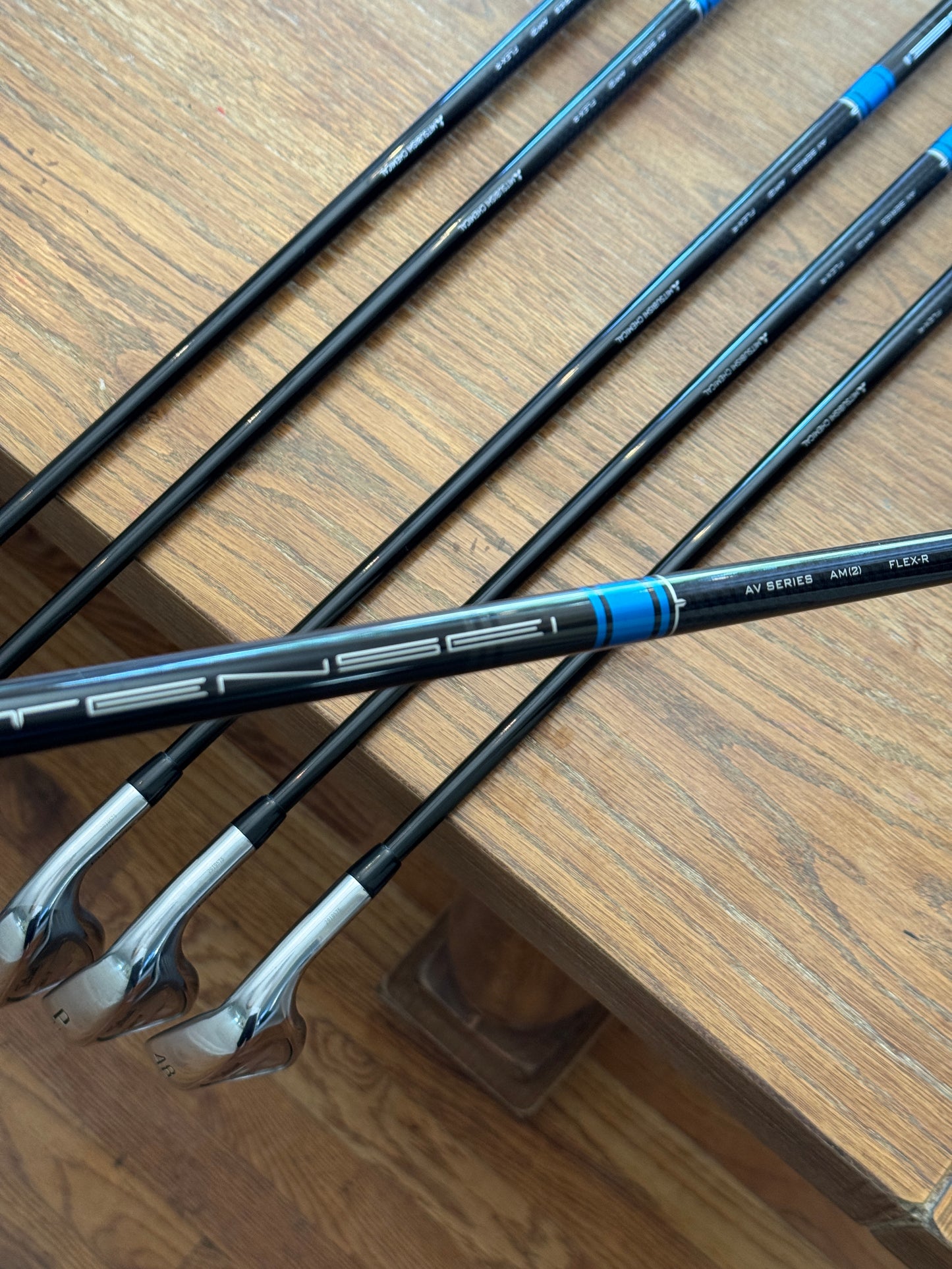 Titleist T350 ‘25 Iron Set +1/2” (6-GW) / Tensei AM(2) R shafts (regular)