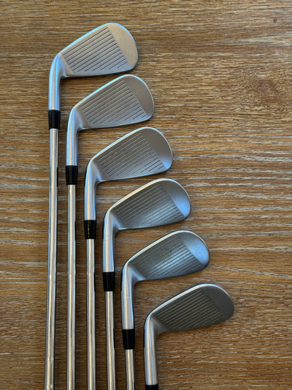 Mizuno JPX 921 Forged Iron Set (5-PW) / N.S. Pro 950 GH R shafts (regular)