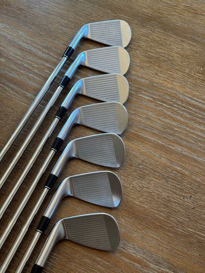 Srixon ZXi7 / Z-Forged II Combo Iron Set (4-PW) / Dynamic Gold X100 shafts (xtra stiff)