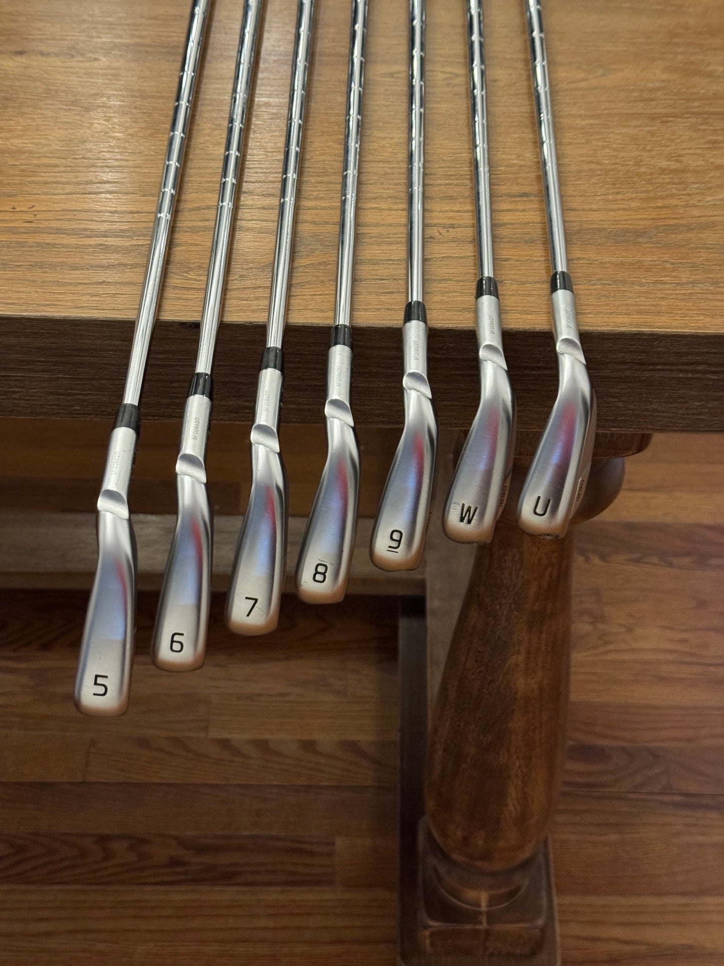 Ping i530 Iron Set +1” (5-UW) / KBS Tour 110 R shafts (regular)