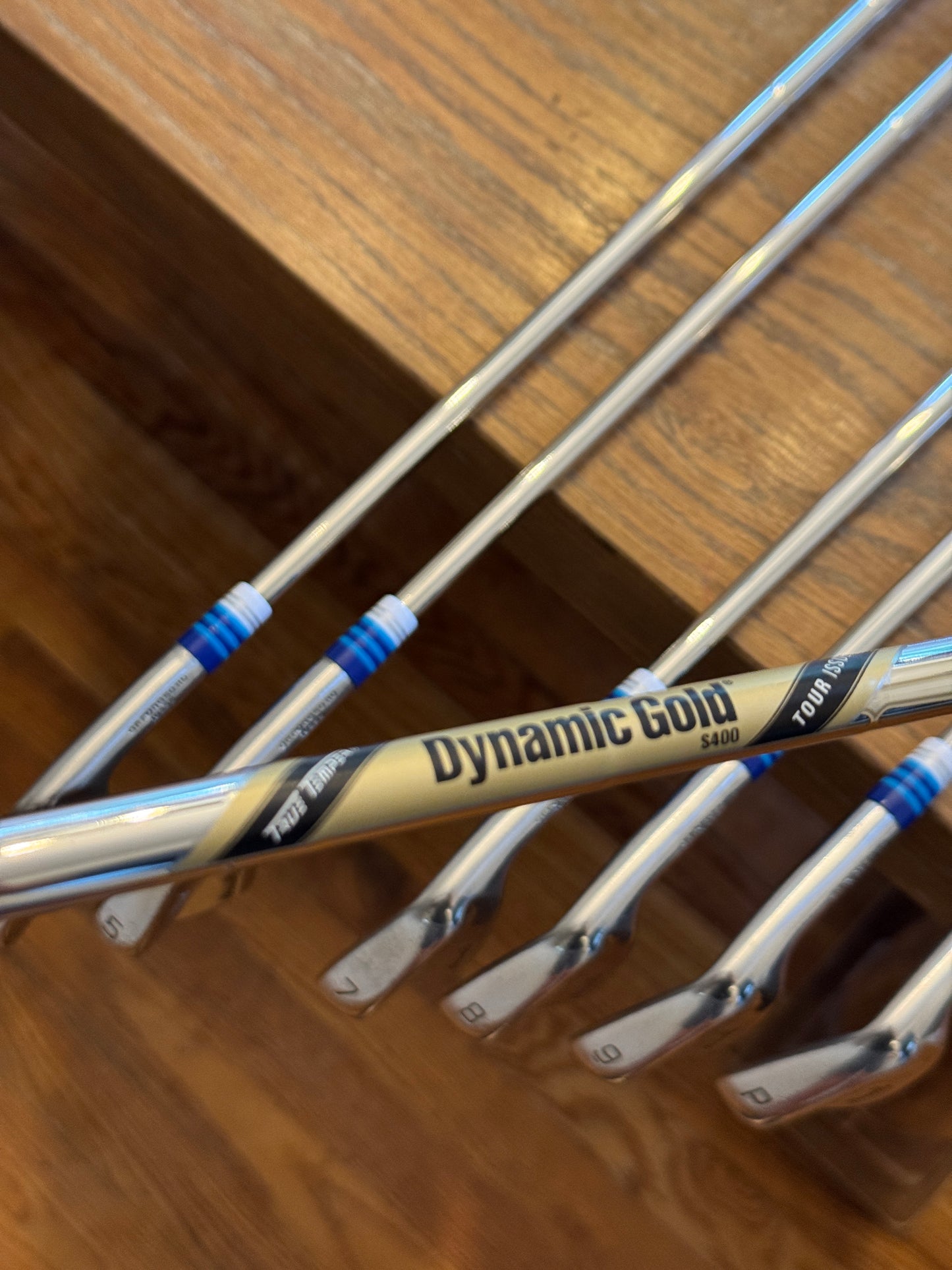 Mizuno Pro 221 Iron Set (4-PW) / Dynamic Gold S400 shafts (stiff)