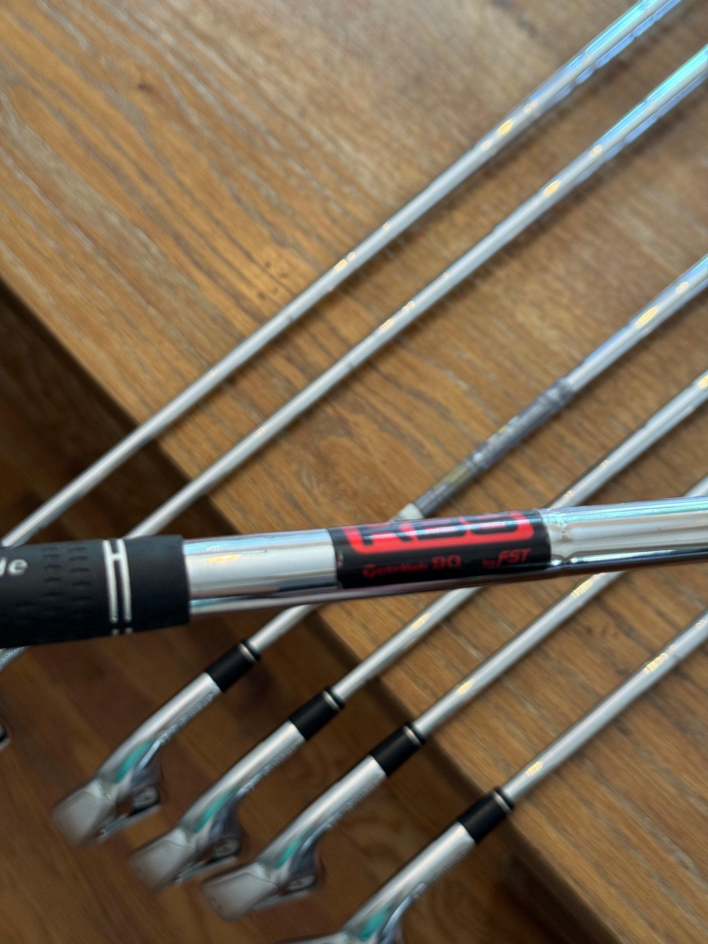 Taylormade R11 Iron Set (4-PW) / KBS 90S shafts (stiff)