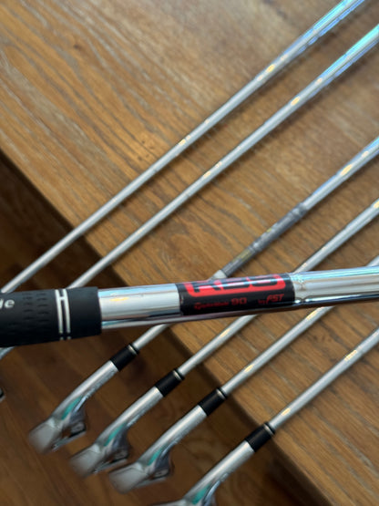 Taylormade R11 Iron Set (4-PW) / KBS 90S shafts (stiff)