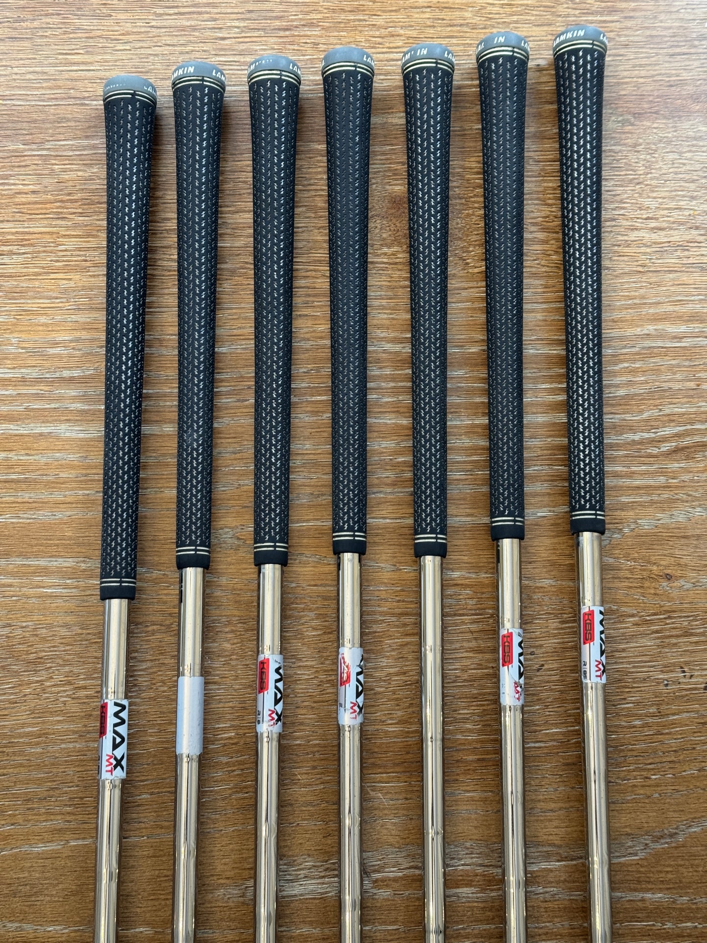 Taylormade Sim2 Max Iron Set (5-AW) / KBS Max MT 85R shafts (regular)