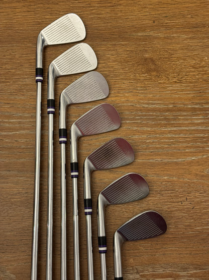 Taylormade P730 Forged Iron Set (4-PW) / Project X LZ 6.0 120g shafts (stiff)