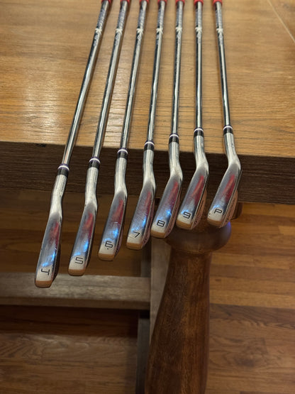 Taylormade P730 Forged Iron Set (4-PW) / Project X LZ 6.0 120g shafts (stiff)