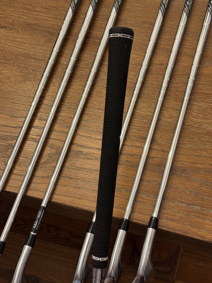 Titleist T250 ‘25 Iron Set (4-PW) / True Temper AMT Black S shafts (stiff)