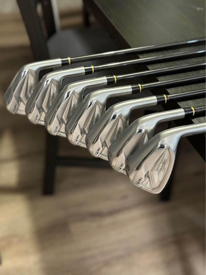 Honma TW757P Iron Set (5-AW) / Honma VIZARD 50 S shafts Stiff