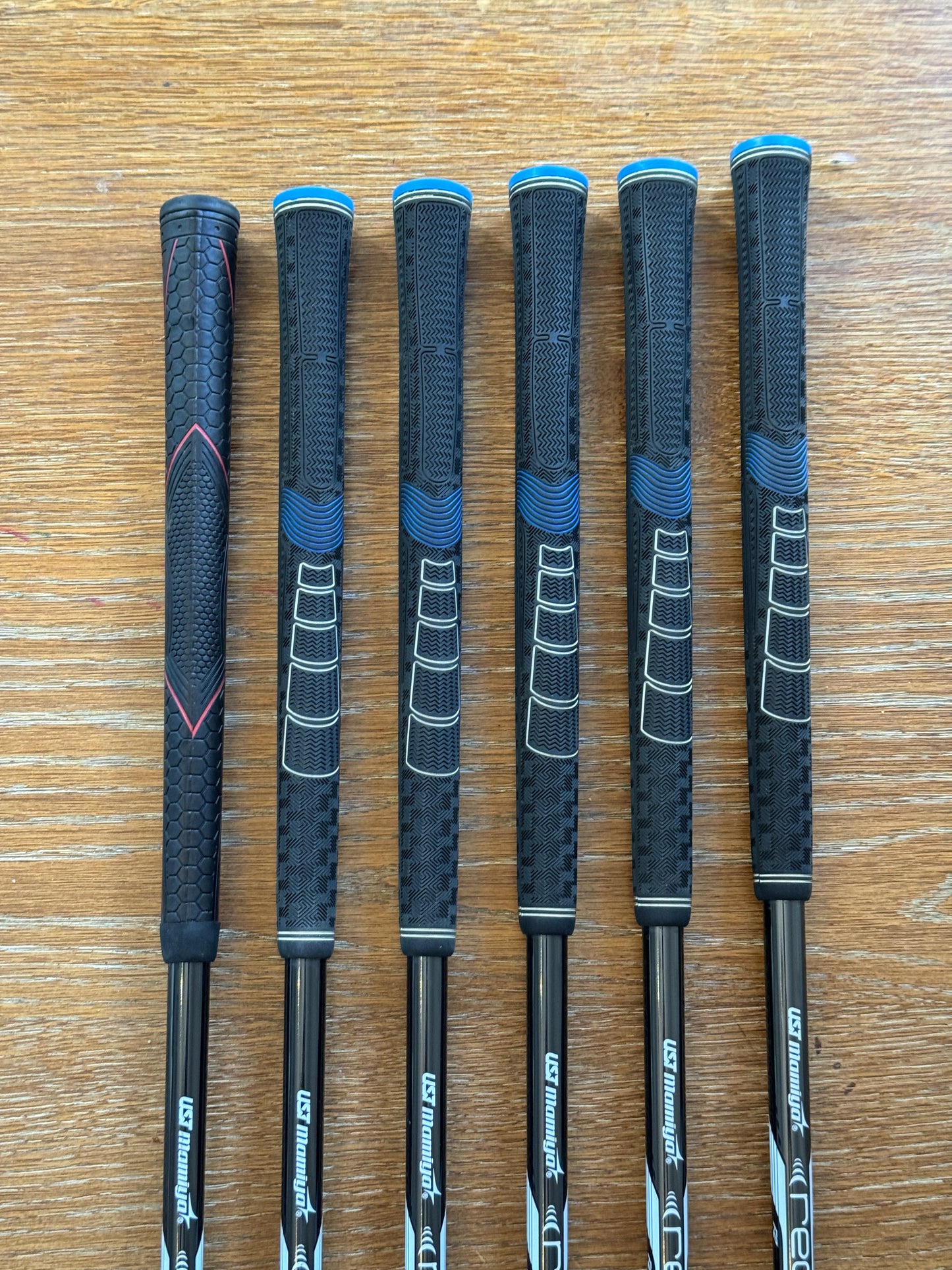 Callaway Apex 21 Iron Set (6-GW) / UST Mamiya Recoil Dart F2 75 shafts (senior)