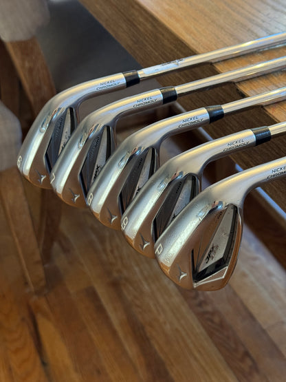Mizuno JPX 923 Hot Metal Pro Iron Set (6-PW) / Project X LZ 5.5 115g shafts (regular +)