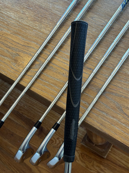 Mizuno Pro 225 Iron Set (5-PW) / Dynamic Gold MID S300 shafts (stiff)