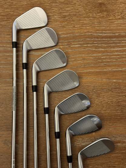 Titleist T200 ‘23 Iron Set (5-GW) / AMT Black R300 shafts (regular)