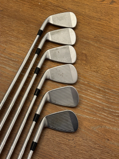 Mizuno JPX 925 Hot Metal Pro (5-PW) / Dynamic Gold 105 S300 shafts (stiff)
