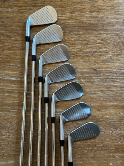Titleist T100S / 620 MB Combo Iron Set (4-PW) / Dynamic Gold X100 shafts (xtra stiff)