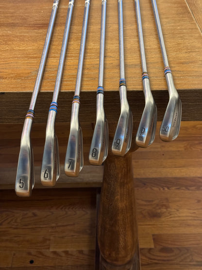 Titleist T100 ‘23 Iron Set (5-GW) / Project X LZ 6.5 125g shafts Xtra Stiff