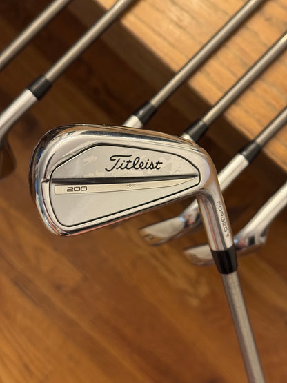 Titleist T200 ‘23 Iron Set (5-GW) / Aerotech i95 Steelfiber shafts Stiff