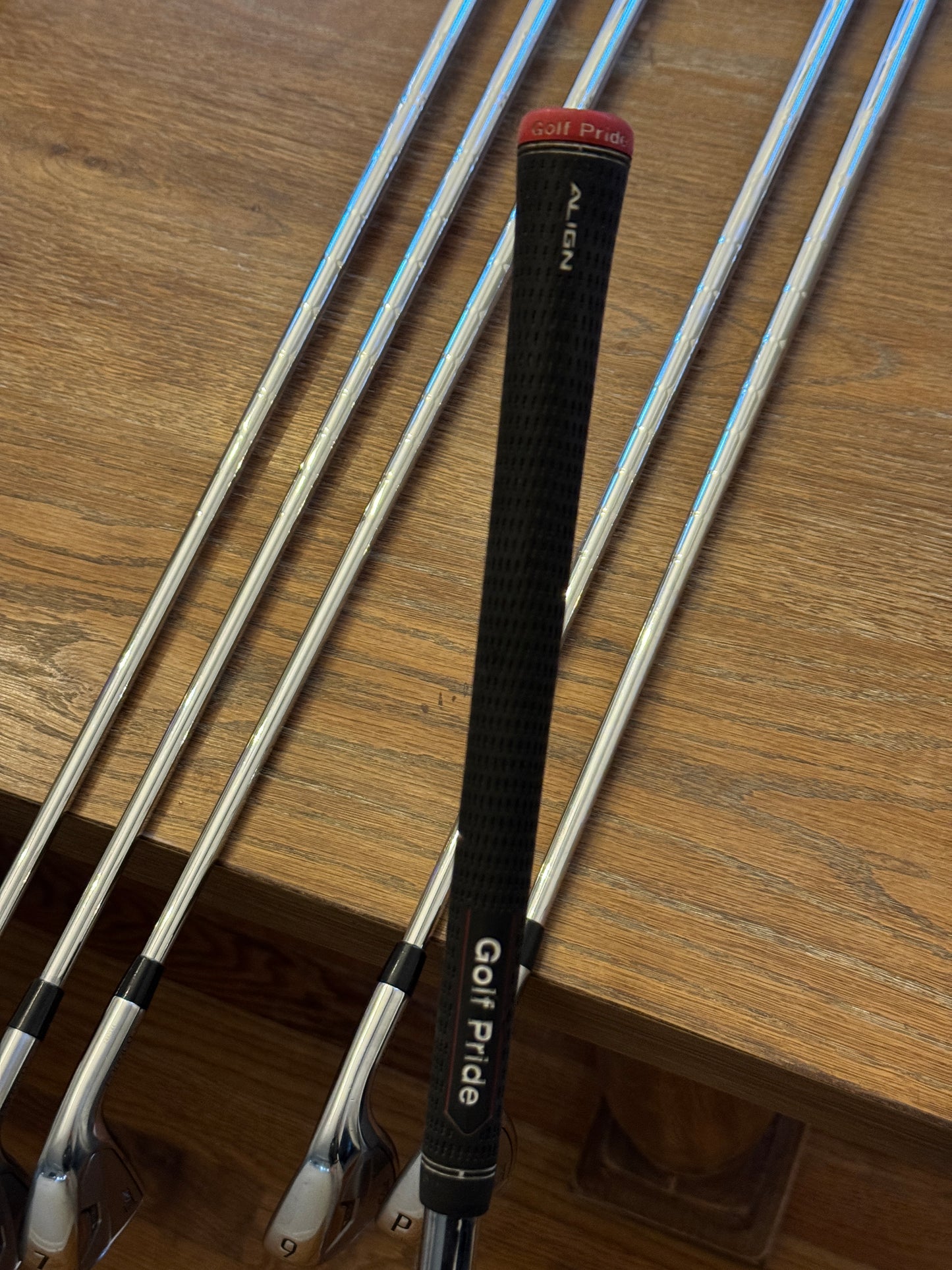 Titleist T200 Iron Set (5-PW) / N.S. Pro 850 shafts Regular