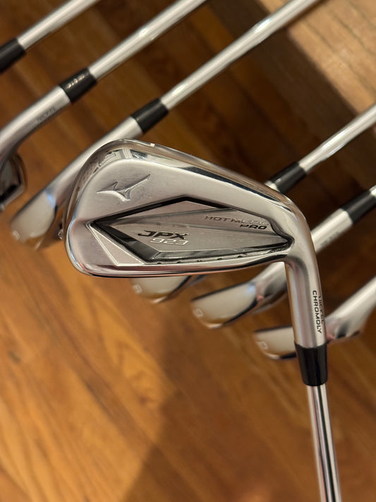 *MINT* Mizuno JPX 923 Hot Metal Pro Iron Set (4-PW) / Dynamic Gold S300 shafts (stiff)