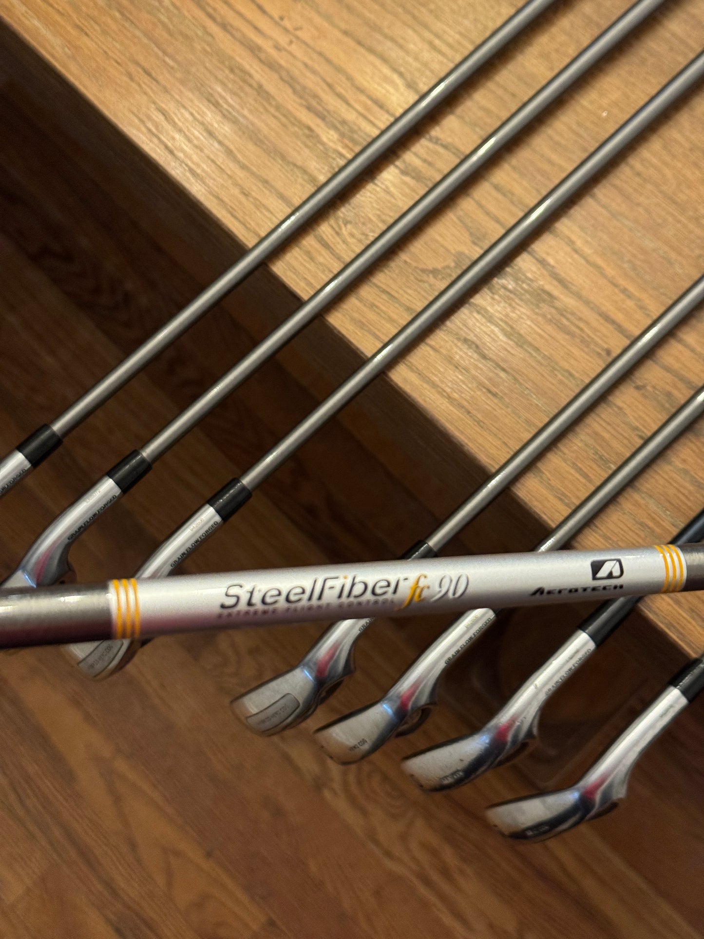 Mizuno MX-900 Iron Set (3-PW) / Steelfiber fc90 f3 shafts (regular)