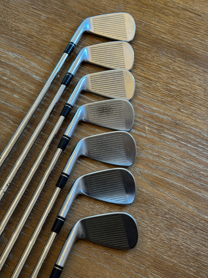 Taylormade P790 Iron Set (4-PW) / Project X 5.5 shafts (regular+)