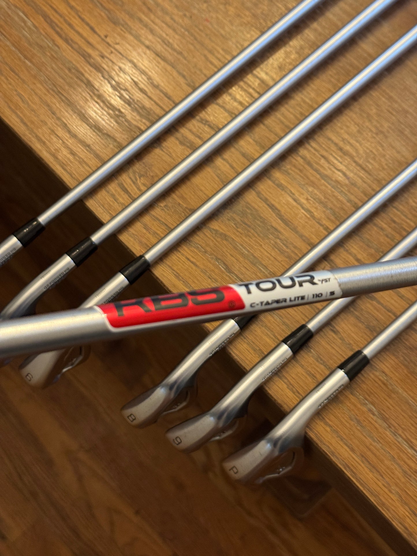 Mizuno JPX 925 Forged Iron Set (4-PW) / KBS Tour C-Taper Lite 110S shafts (stiff)