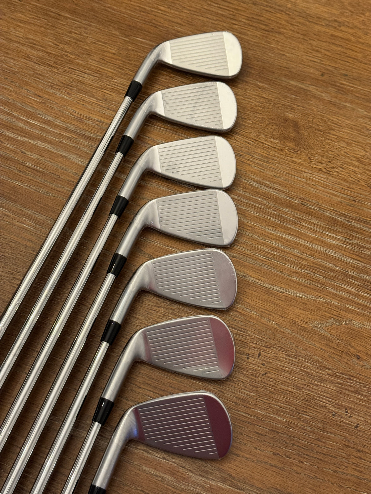 *BRAND NEW* Mizuno JPX 925 Hot Metal Pro Iron Set (4-PW) / Dynamic Gold 105 S300 shafts (stiff)