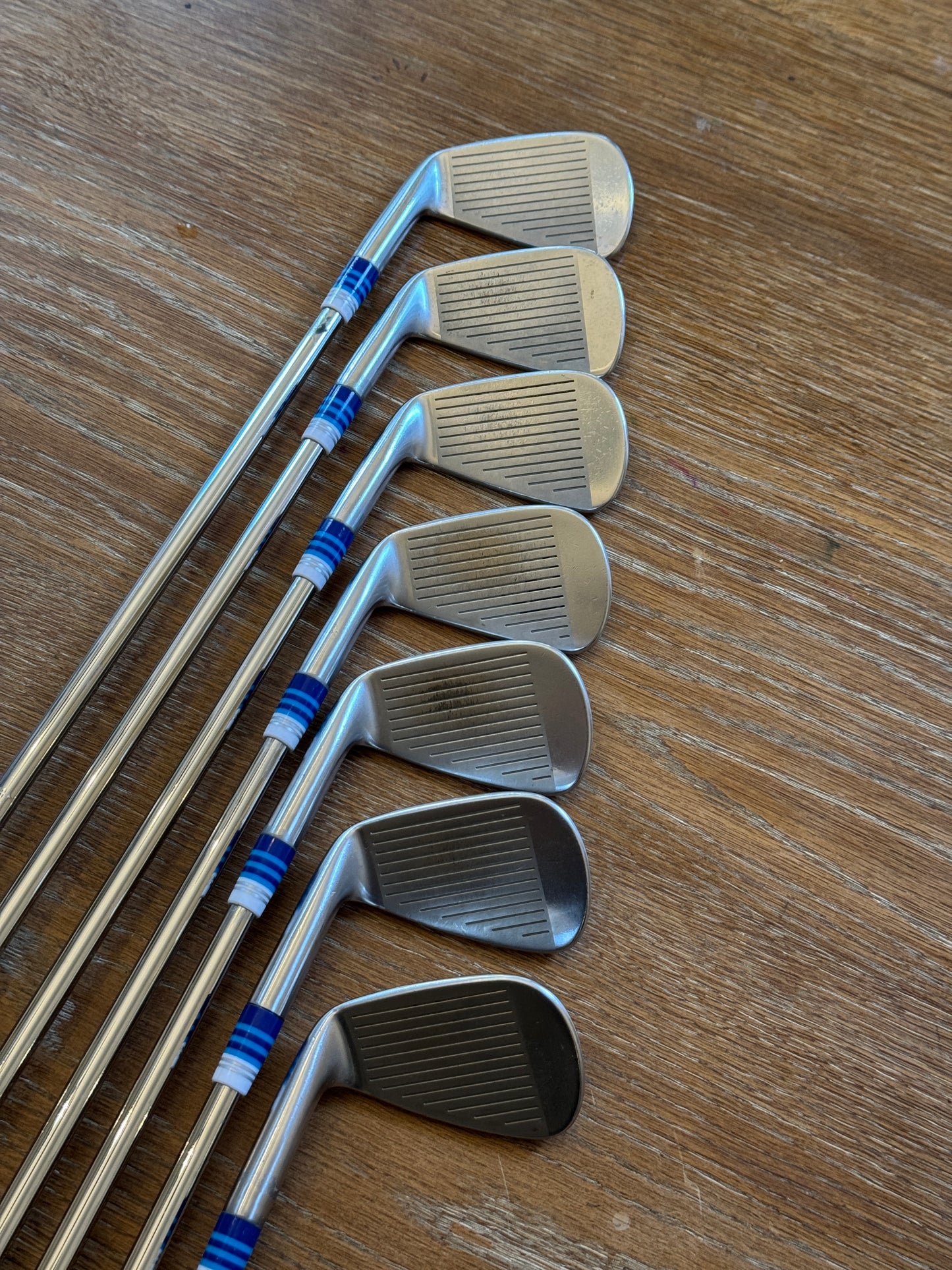 Mizuno Pro 221 Iron Set (4-PW) / Dynamic Gold S400 shafts (stiff)