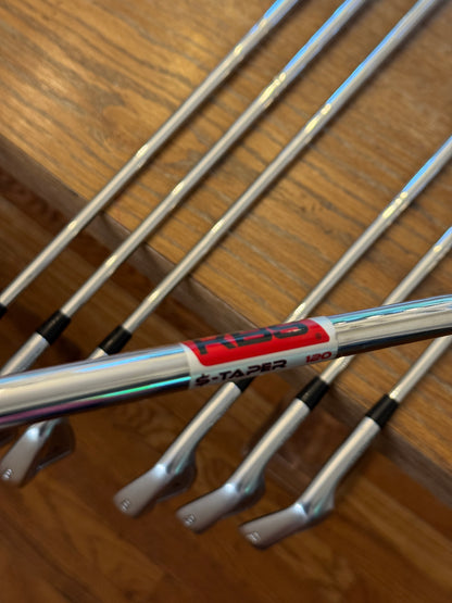 Mizuno JPX 921 Tour Iron Set (4-PW) / KBS $-Taper 120 S shafts (stiff)