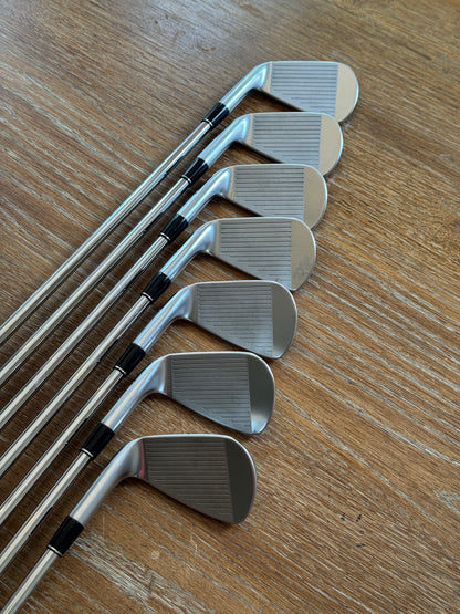 *MINT* Srixon ZXi7 Forged ‘25 Iron Set (4-PW) / Project X LZ 6.0 120g shafts (stiff)