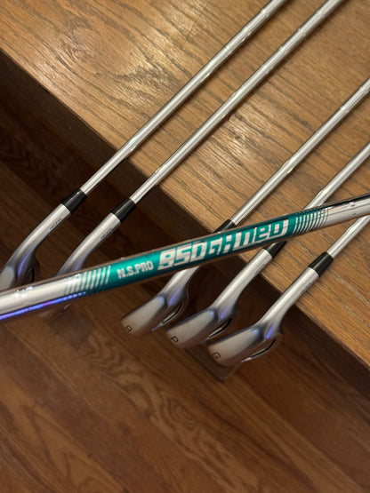 Mizuno JPX 925 Hot Metal Iron Set (6-GW) / N.S. Pro 950 GH S shafts (stiff)