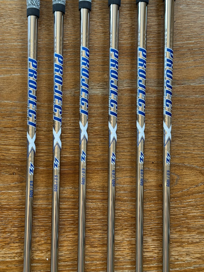 *MINT* Titleist T200 ‘23 Iron Set (5-PW) / Project X LZ 6.0 shafts (stiff)
