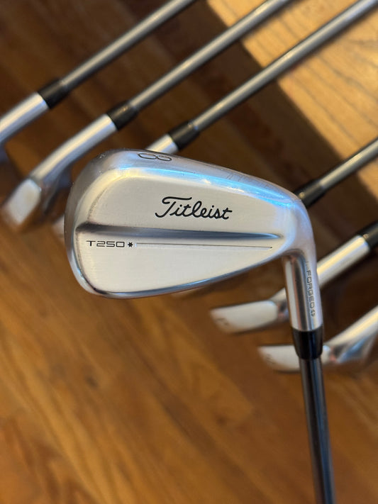Titleist T250* ‘25 Iron Set +1/2” (5-GW) / MMT SpeedMesh 65R shafts (regular)
