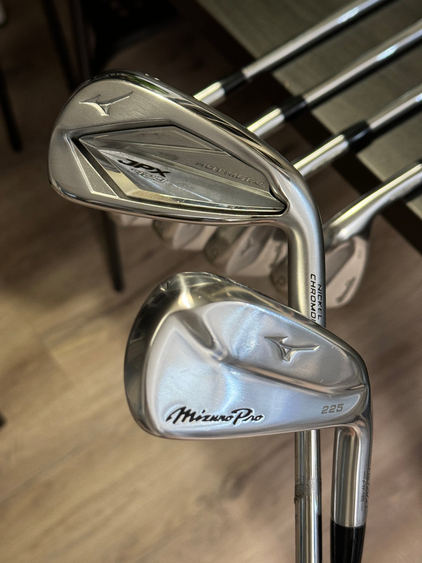 Mizuno JPX 923 / 225 Combo Iron Set (5-PW) / N.S. Pro Modus3 Tour105 Stiff