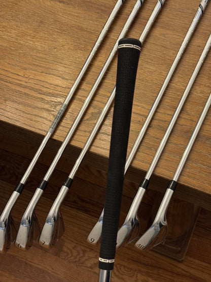 Titleist T200 ‘23 Iron Set (5-GW) / AMT Black R300 shafts (regular)