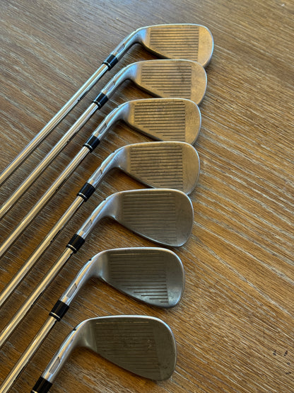 Taylormade Sim2 Max Iron Set (5-AW) / KBS Max MT 85 shafts Stiff