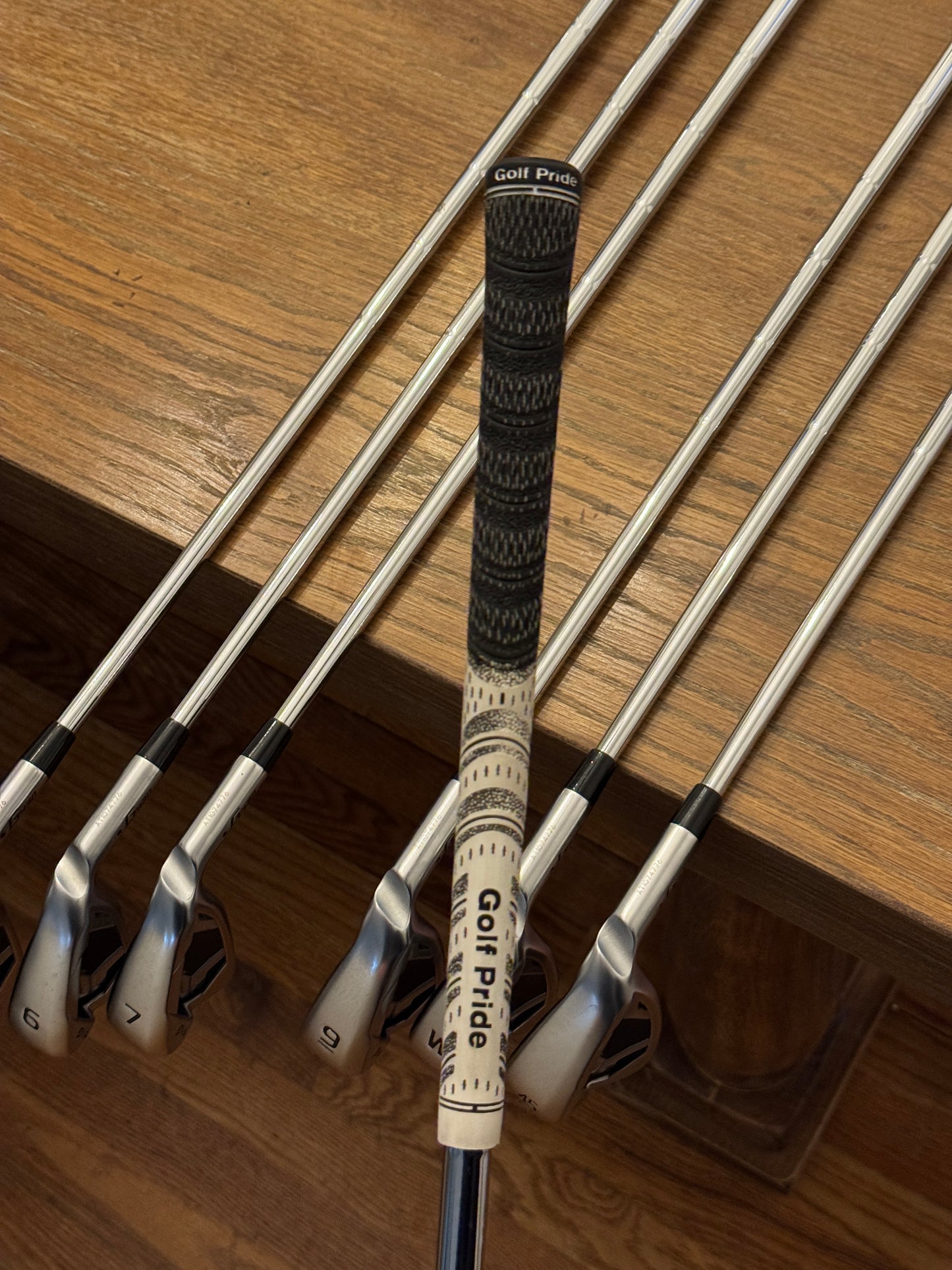Ping G430 Iron Set (5-UW) / Dynamic Gold S300 shafts (stiff)