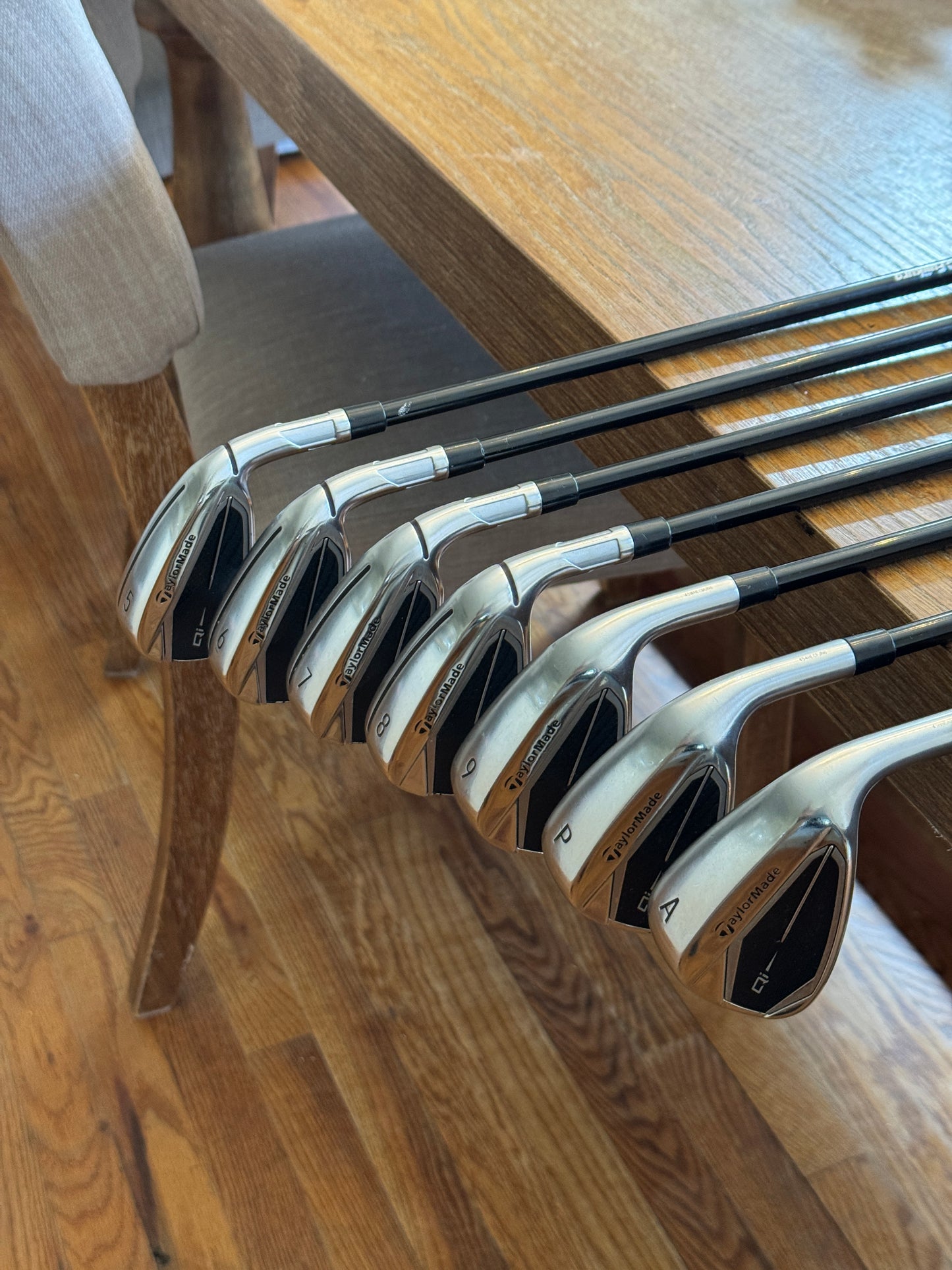 Taylormade Qi Iron Set (5-AW) / Ventus TR 6-R shafts (regular)