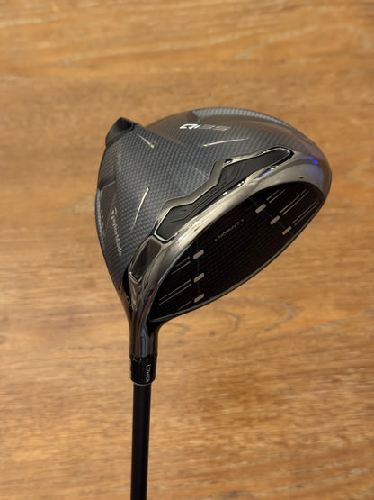 Taylormade Qi35 MAX Driver (10.5°) / Fujikura Speeder 65 X shaft (xtra stiff)